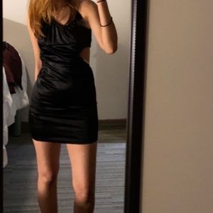xx  black dress showing side xx